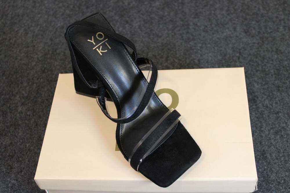 Yoki Black Miller Square-Toe Chunky Triangle Heel Sandals